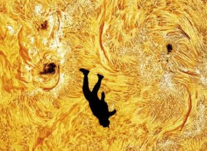 Astrofotografo-captura-salto-de-paraquedas-sincronizado-com-o-Sol.png