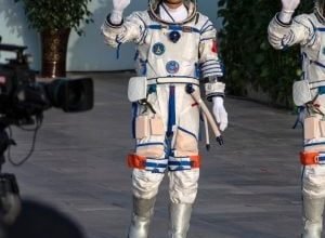 Astronautas-ficam-presos-na-orbita-terrestre.jpg