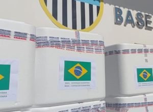 Brasil-envia-690-mil-doses-de-vacinas-em-ajuda-a.jpeg