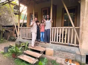 Casas-de-barro-e-bambu-ganham-destaque-por-baixo-custo.webp.webp