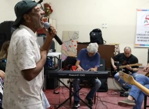 Com-25-anos-grupo-musical-de-pacientes-psiquiatricos-lanca-novo.jpg