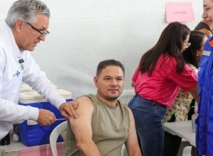 Em-Dia-D-de-Vacinacao-Padilha-garante-a-seguranca-da.jpg