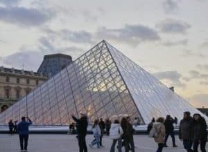 Louvre-usava-‘Louvre-como-senha-do-sistema-de-vigilancia.jpg