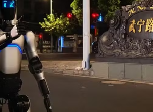 Robo-humanoide-percorre-106-km-em-tres-dias-e-quebra.png