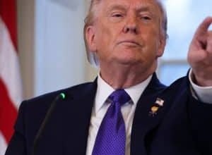 Trump-publica-imagem-falsa-da-Wikipedia-que-o-coloca-como.jpg