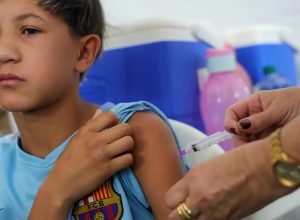 Vacinacao-de-meninos-contra-o-HPV-chega-a-74-no.jpg